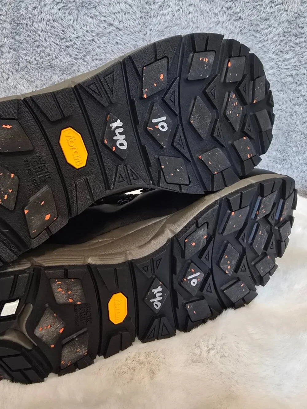 Danner Arctic 600 200G Insulated Jet Black /Mojave WP Hiking Boots Men's NEW